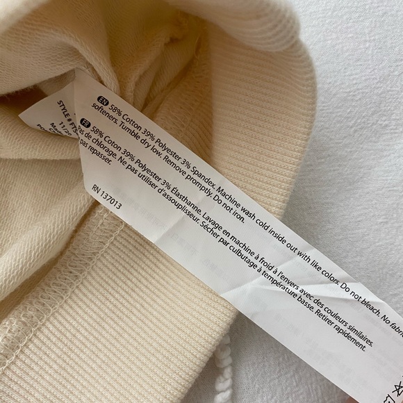 Wildfox Sweatshirt - Picture 6 of 6